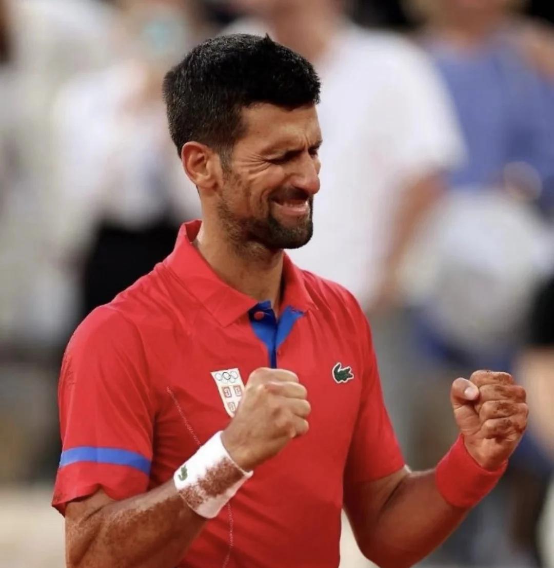  德约科维奇回归赛场，逆转首场状态亮眼，塞尔维亚队观众沸腾！-九游体育娱乐